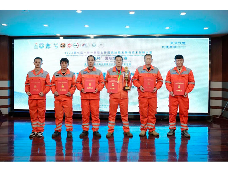 點贊！設備公司代表隊在“嘉克杯”國際焊接大賽上勇獲佳績