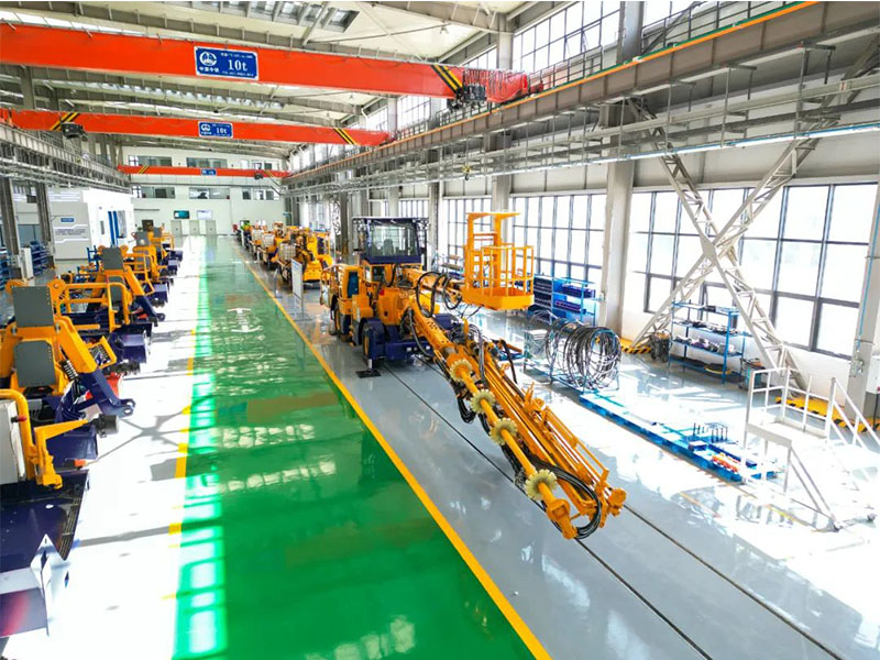 以學促干丨中鐵裝備錨注一體臺車在雪域高原高效施工，獲業主點贊認可